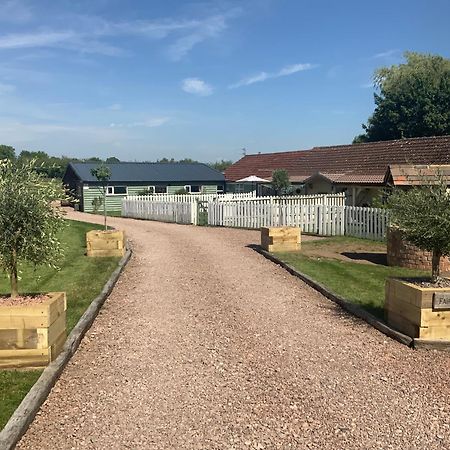 Woodpecker Cottage At Frog Trotters Cottages Hartpury Eksteriør bilde
