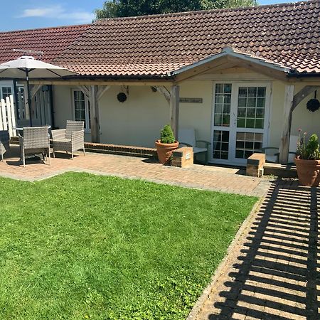 Woodpecker Cottage At Frog Trotters Cottages Hartpury Eksteriør bilde