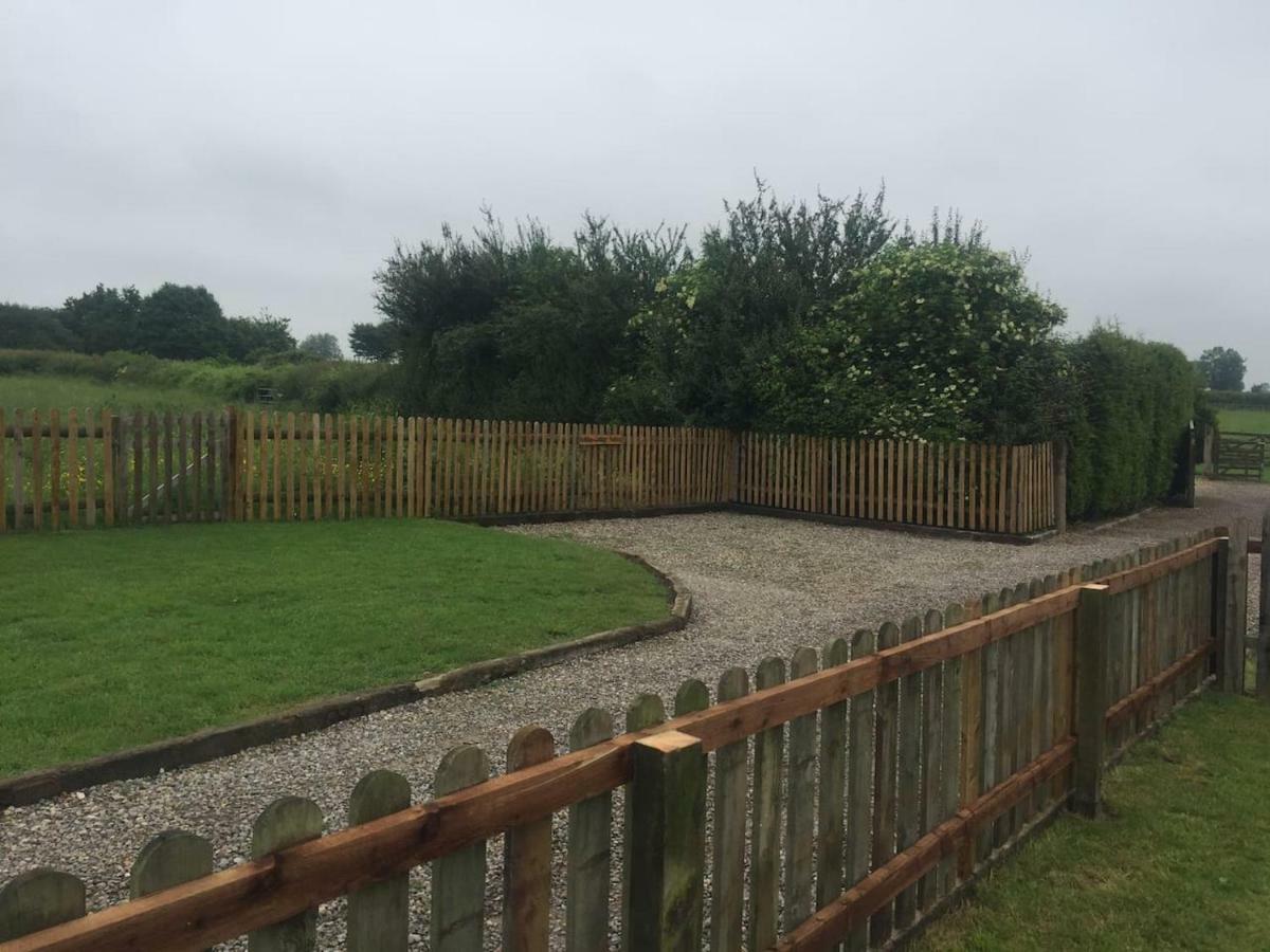 Woodpecker Cottage At Frog Trotters Cottages Hartpury Eksteriør bilde